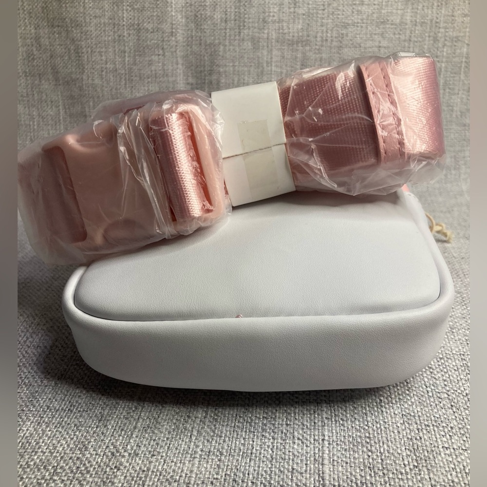 Loungefly Sanrio My Melody Figural Wristlet - Picture 3 of 10